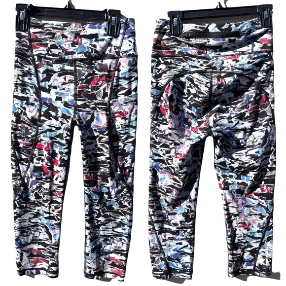 Lululemon Break Free Crop (Nulux 17")
Culture Clash Starlight Black 4 pants - Picture 2 of 10